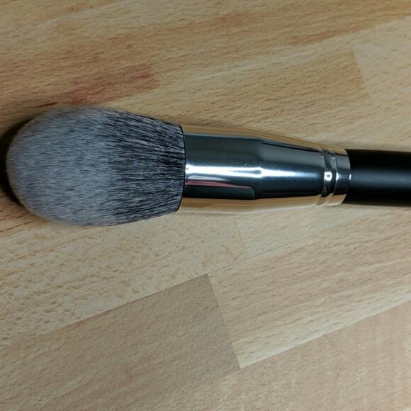 Crown Powder Brush - Size O/S - NWT - Picture 4 of 5